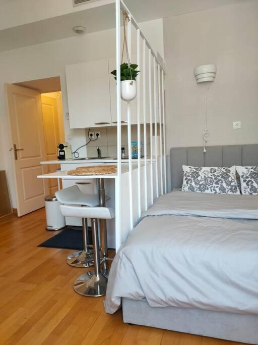Charmant Studio Quai Joliette Marseille Extérieur photo
